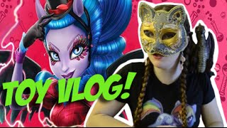 Monster High and MARDI GRAS Pixie Birthday Haul! (Pixie Talks: Toy Vlog!)
This month was my birthday! So have a vlog about toys!
I botch the Ever After High characters names pretty bad here though. Ooops! D:
OFFICIAL PIXIE BLOSSOM T-SHIRT STORE:
http://www.redbubble.com/people/pixieblossom12
COUPLE CANADIANS PODCAST:
http://couplecanadianspodcast.podbean.com/
You can find me online @
My Website: http://pixieblossom.webs.com/
Facebook: http://facebook.com/PixieBlossom2012
and Twitter: https://twitter.com/PixieBlossom
Items featured in this video are:
Mardi Gras cat mask
Mermaid Pirate plush doll from Fiesta Toys
Briar Beauty doll from Mattel
Dexter Charming doll from Mattel
Dragon shoulder pet figure
Avea Trotter doll from Mattel
Song is Nyan Nyan from Macross Frontier Monster High and MARDI GRAS Pixie Birthday Haul! (Pixie Talks: Toy Vlog!)