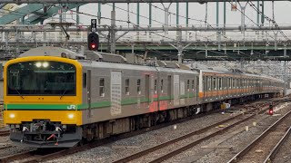 【4K高画質】【E233系青666編成+P523編成 AT出場配給(機器更新等)】クモヤE493系オク01編成+E233系0番台豊田車10両が大宮駅に停車するシーン(配9734M)2026.2.16