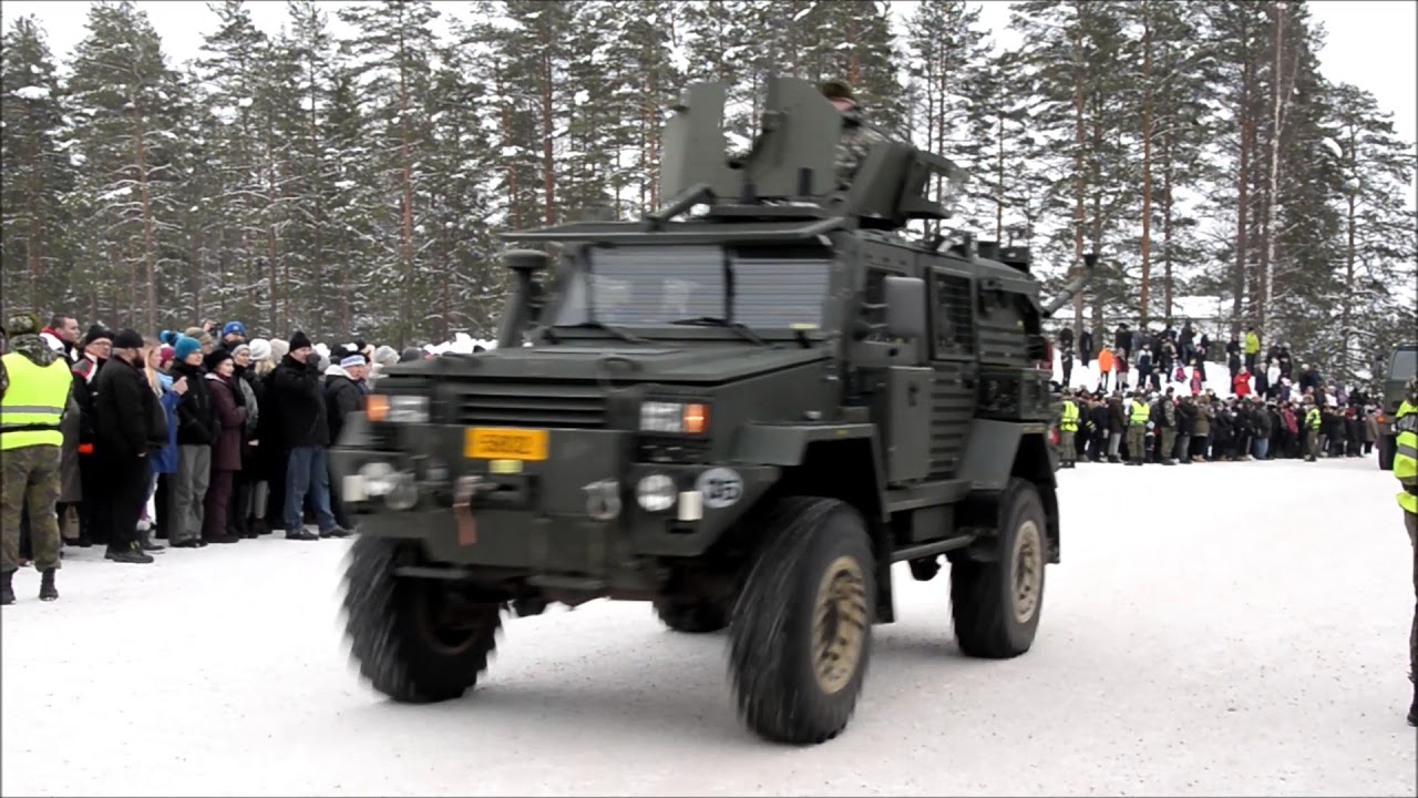 Valatilaisuuden ohimarssi Niinisalossa 15.2.2018