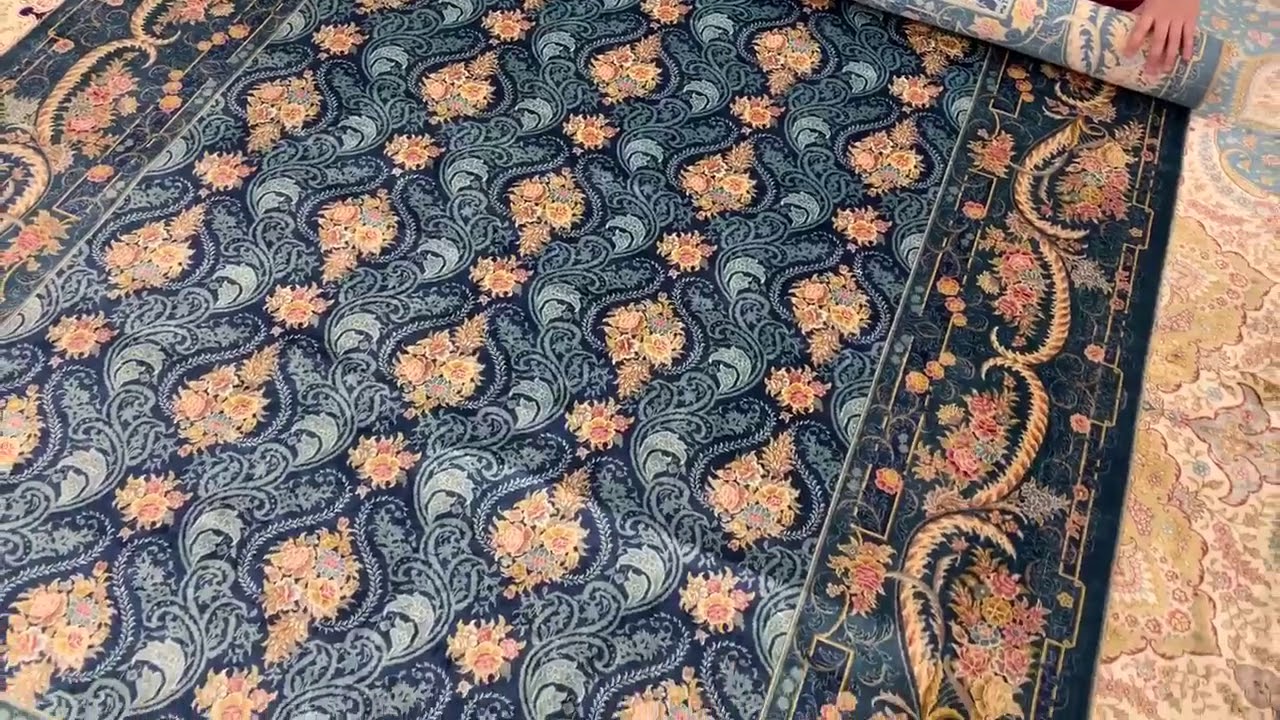 ‪5.5×8ft(168×244cm) Blue Persian carpet silk rugs for sale.‬ ‪