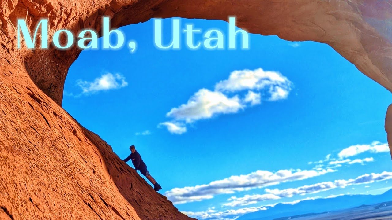 The best town for adventure: Moab, Utah. Exploring National Parks, hikes and so many arches!