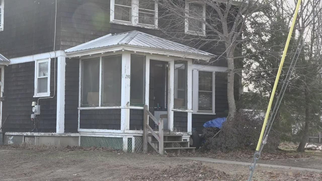 Two men found dead in Farmington boarding home