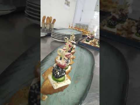 جبنة غنم مع عسل النحل وعين الجمل