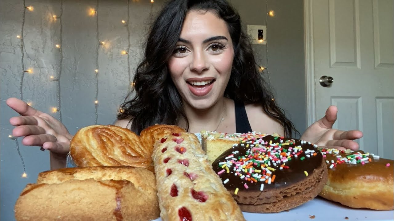 Asmr|| Mexican Sweet Bread Mukbang( up-close eating sounds)🥐🥨🍩🍰