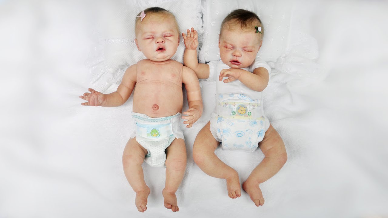 Boneca Bebê Reborn Menina Corpo em Vinil com Acessórios - Lorben