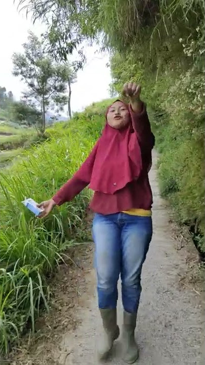 Dangdut singer who migrated and became a farmer☺