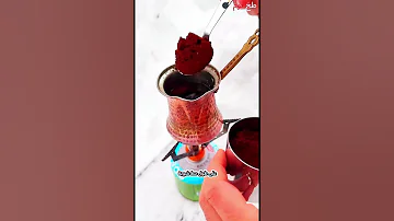 مجنون عمل قهوة من الجليد 