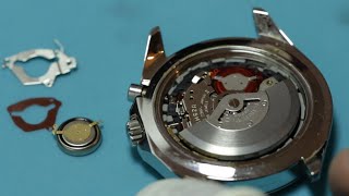 Fixing a Seiko Kinetic - Replacing the Capacitor Battery - DIY - YouTube