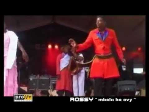 ROSSY   Mbola ho avy live Antsonjombe 2008