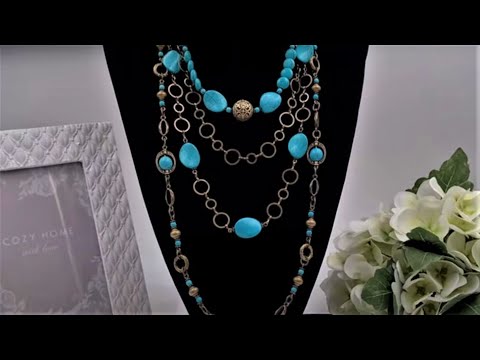 Украшение из цепочки и бусин под бирюзу