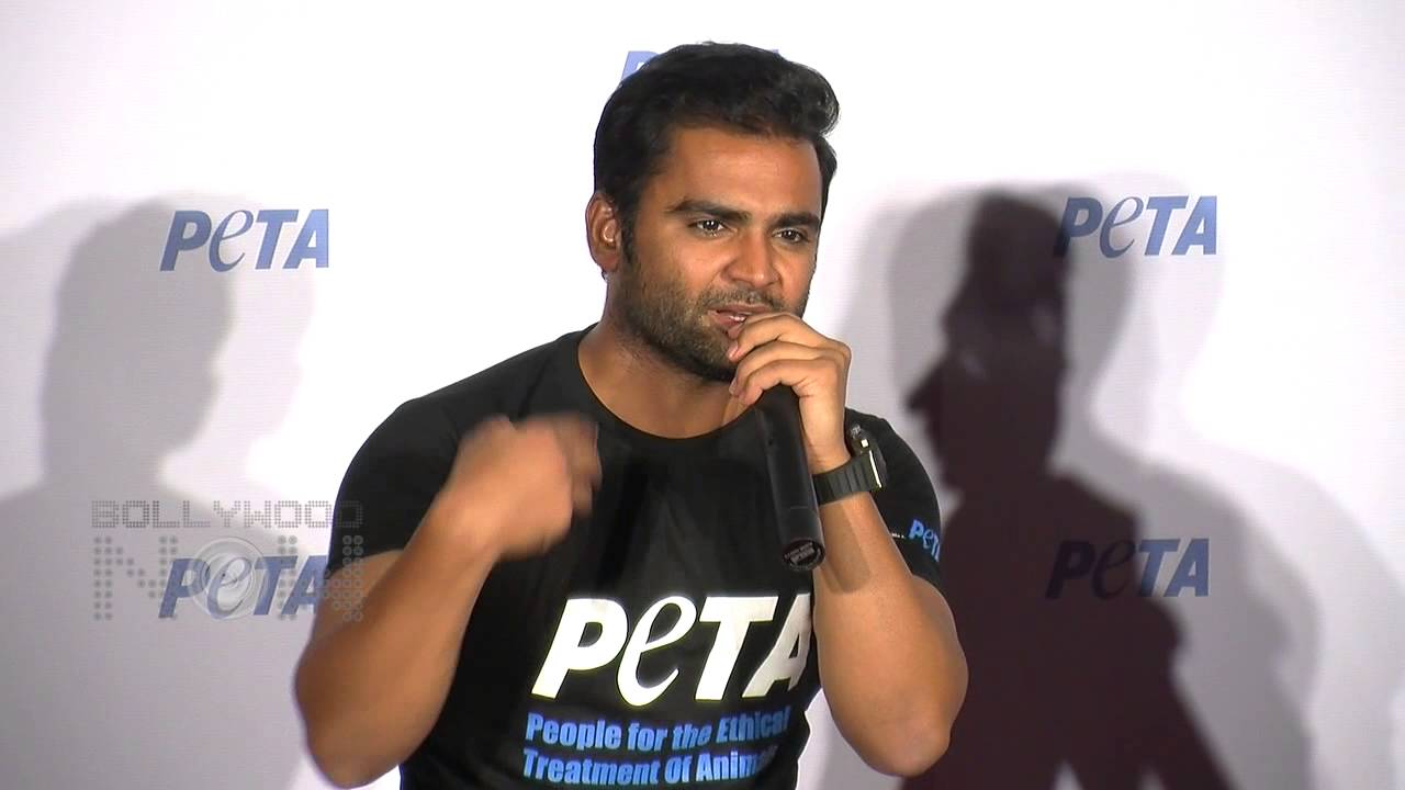 Aamir Khan's Nude PK Poster | Sachiin Joshi Reacts!