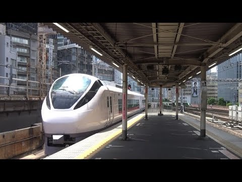 新橋駅で入れ違うように出発する上野東京ラインの常磐線下りE531系と通過する上り特急ひたちE657系