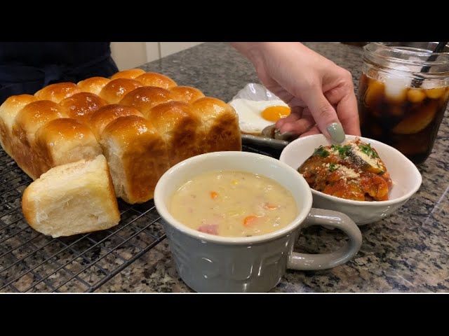 手作りパン】暖かいスープが美味しい季節。焼き立てバターちぎりパンで