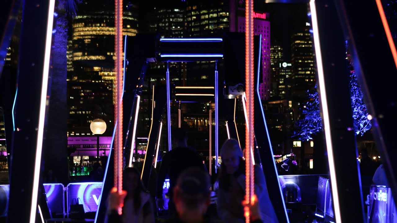 Vivid Sydney - WATCH THIS LIGHT SHOW!! 