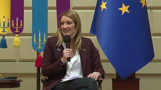Владимир Зеленский и Роберта Мецола общение с студентами 04.03.23