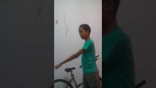 Menino Dançando Funk