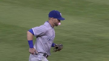 KC@CWS: Gordon makes great diving catch in the 4th