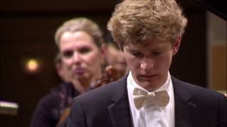 Jan Lisiecki - Chopin Nocturne Op.48 No.1 in C Minor