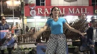 LAGU PERSEBAYA INI ASYIK BANGET -- COVER ANGKLUNG RAJAWALI MALIOBORO YOGYAKARTA
