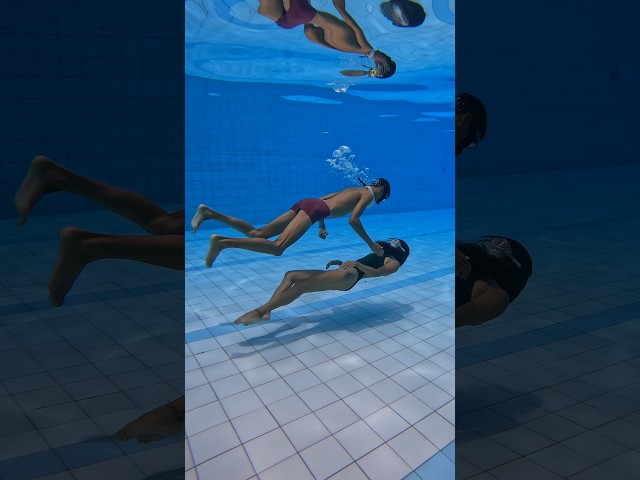 Underwater couple goals class=