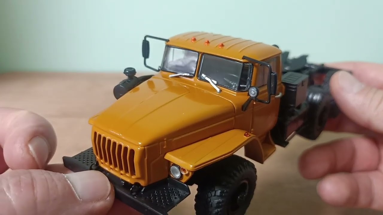 УРАЛ - 4420 // 1/43 //. Краткий обзор.