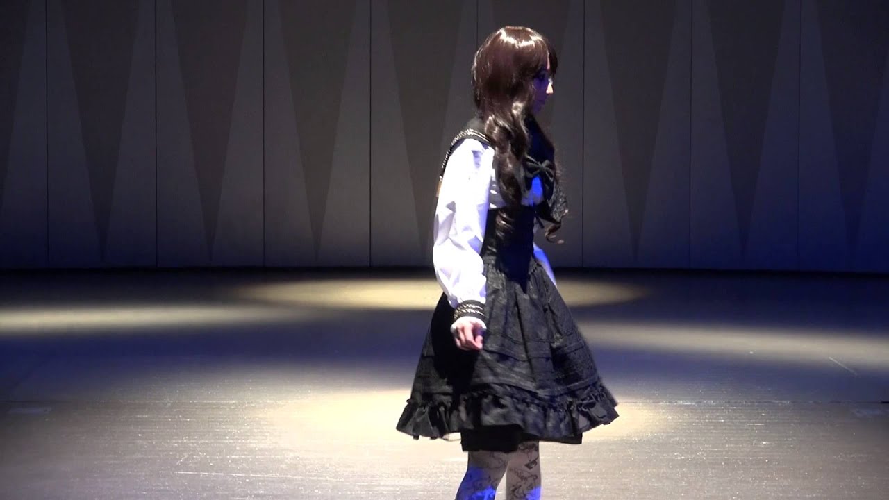 RISA + THE STARLIGHT スクールロリータファッションショー - YouTube