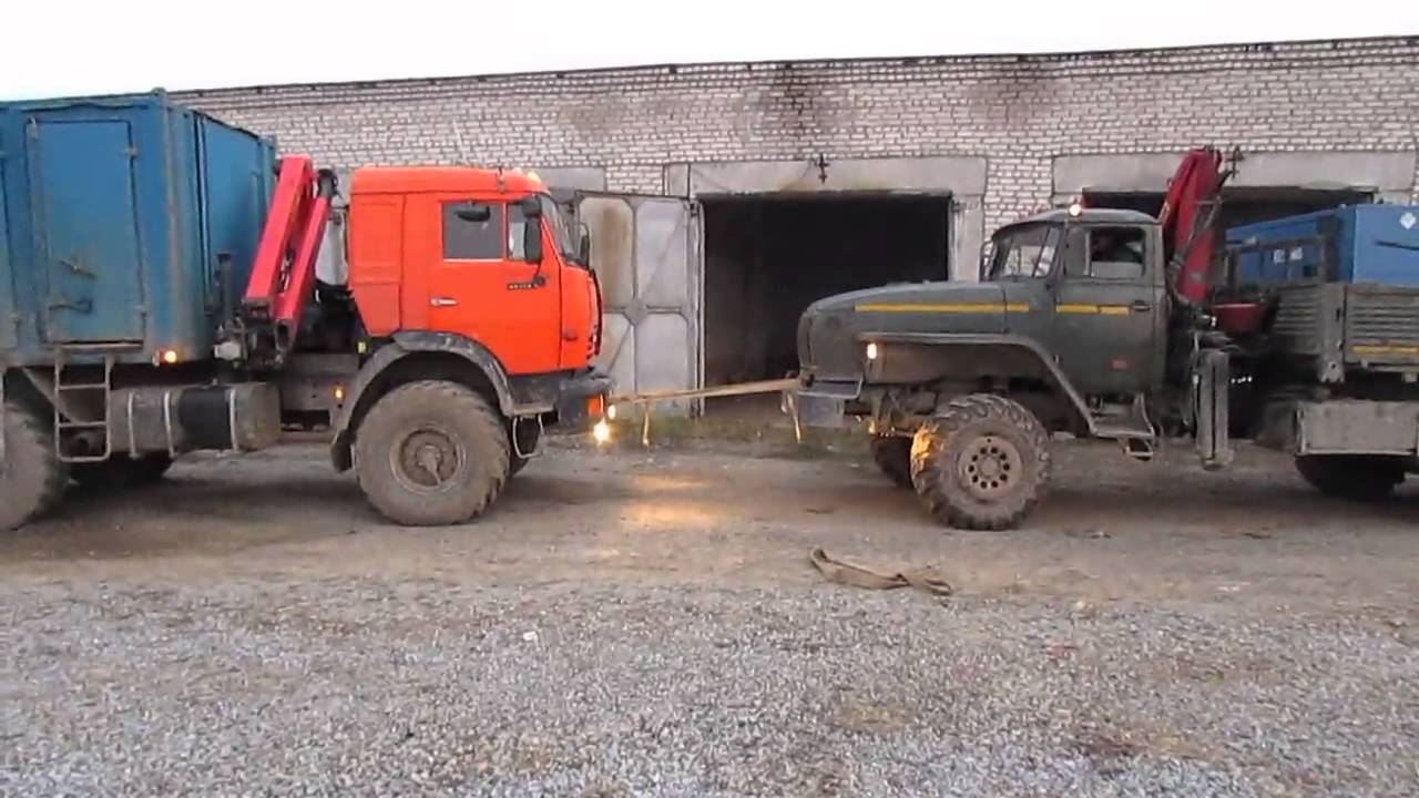 ⁣Гонки грузовиков УРАЛ против Камаз