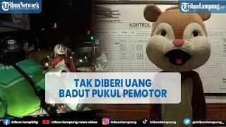 Viral Kesal Tak Diberi Uang Badut Pukul Pemotor