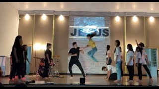 Coreografia teatro Cadeias Quebrar (Há poder no nome de Jesus)
