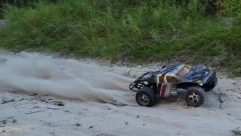 Traxxas slash with stampede tires
