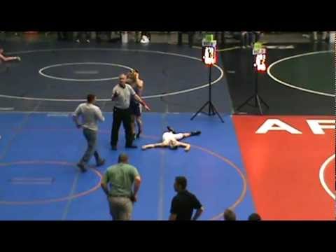wrestler-gets-knocked-out-(graphic-content)