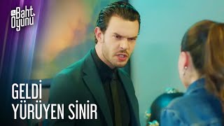 Yere Bakan Yürek Yakan Bora Gergin Patrondan Aşık Boraya Baht Oyunu