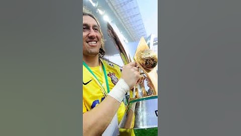 Após 12 anos, o goleiro Cássio sai do Corinthians pra defender o Cruzeiro. Ídolo maior?