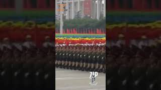 Парад Китайских Женщин-Солдат, Задающихся Вопросом, Мобилизовали Ли Они Образцовую Академию
