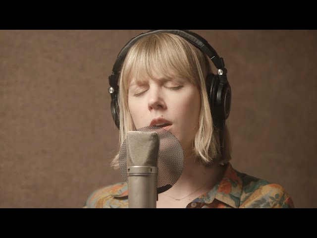 POMPLAMOOSE - LES YEUX NOIRS