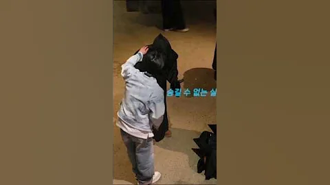 Dino🦕 on he's way to find Vernon #goingseventeen #seventeen #carat #shorts #shortvideo #fyp