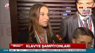 Uçan Parmaklar Meb Zirvesindeki Canlı Deşifre Gösterisi Haberi