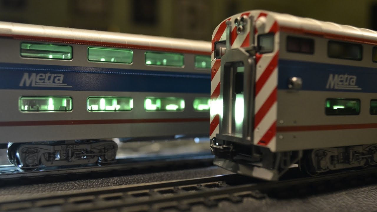 KATO Bi-Level Chicago Metra Coach and Cab Coach Unboxing 