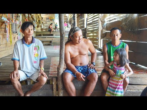 Video: Mus ntsib Iban Longhouse hauv Borneo: Yuav Ua Li Cas