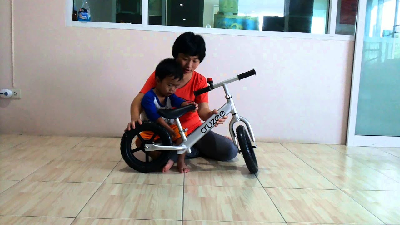 Cruzee balance bike assembly 2/2 YouTube
