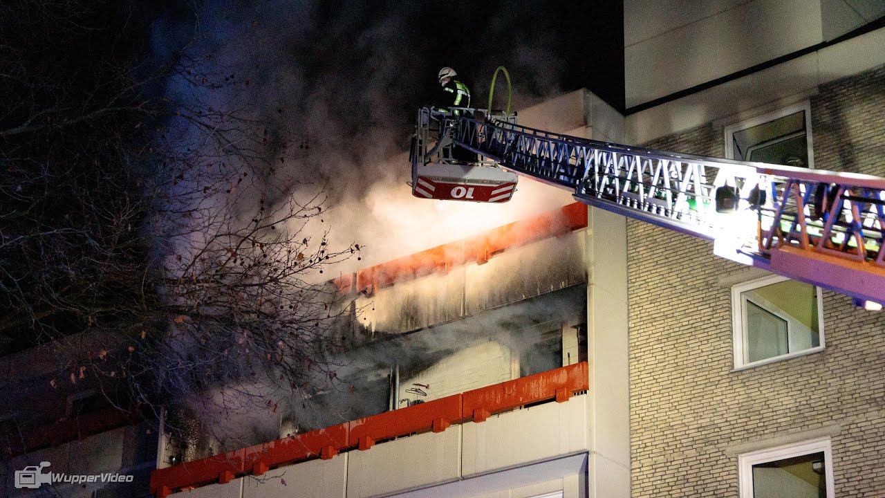 FEUER 2Y - Zwei Brandtote nach nächtlichem Wohnungsbrand am Bergischen Ring in Köln | 15.01.2021