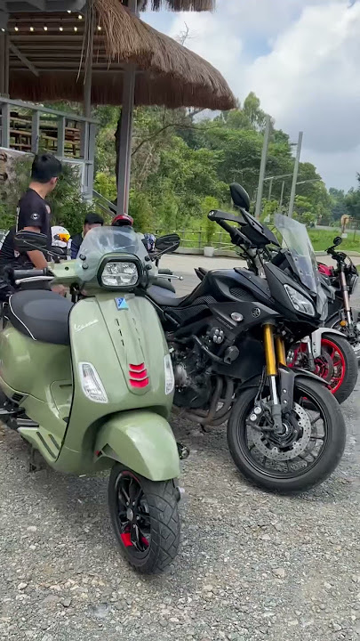 Vespa 125s with bigbikes #yamaha #honda #vespa #shorts #shortvideo