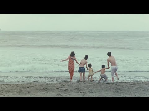 松岡茉優が水着に　「家族の形が定まった」海水浴シーン公開　映画「万引き家族」特別映像