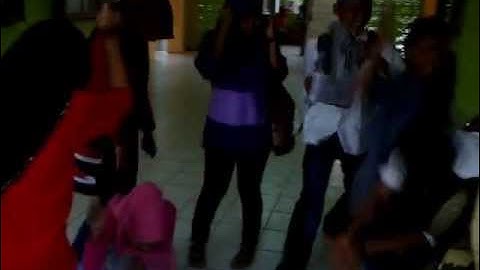 XA Harlem Shake in hall Smansa