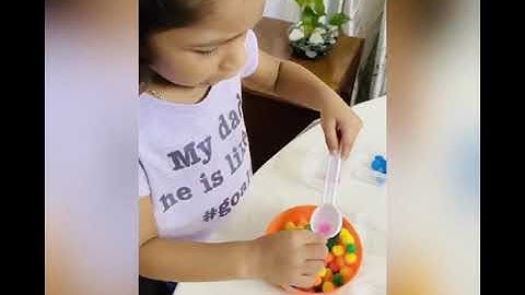 Colour sorting and craft using pompom’s