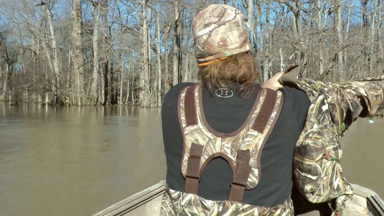 Inside The Duck Commander Blind Duck Hunting In Louisiana Late inside-the-duck-commander-blind-duck-hunting-in-louisiana-late
