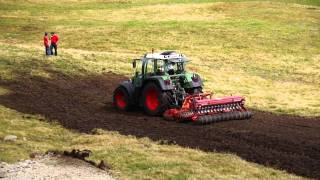 Fendt Vario 716 mit Kreiselegge und Sähmaschine