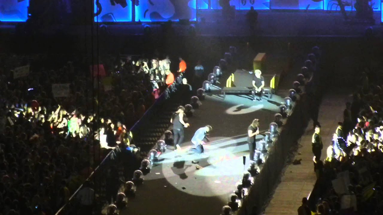 Harry Gets A Cupcake and Talks About LeBron / OTRA Cleveland / One Direction