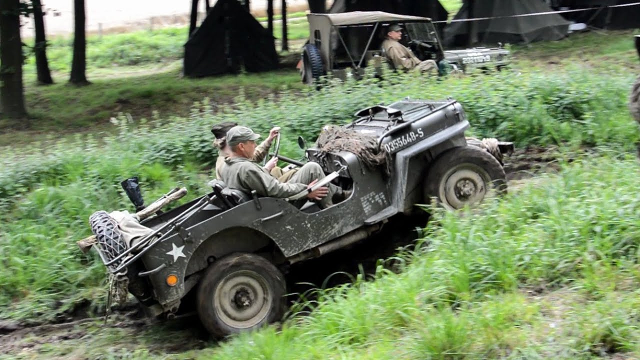 Jeep and other WW2 vehicles offroad (Lantin 2023)