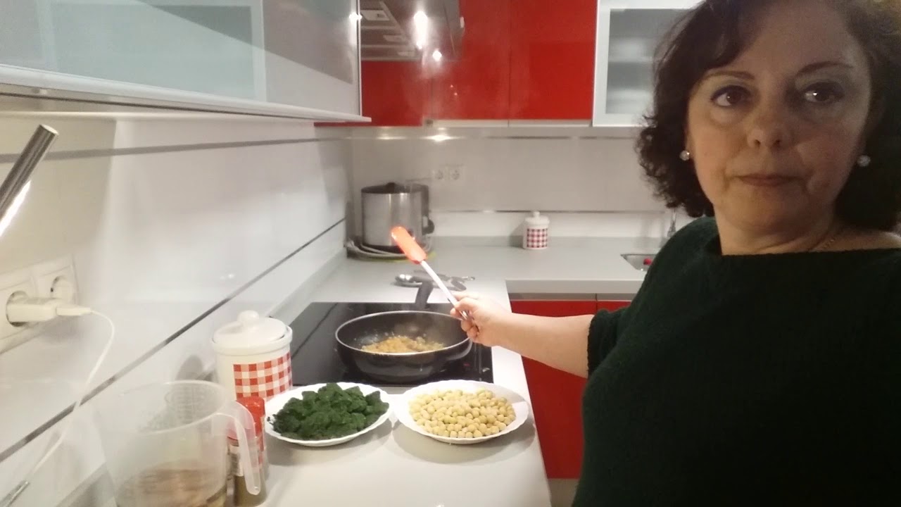 Espinacas con garbanzos a la cordobesa